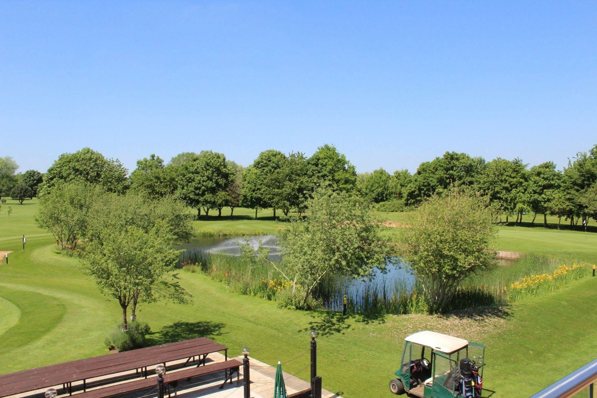 Hotel, Golf & Bicester