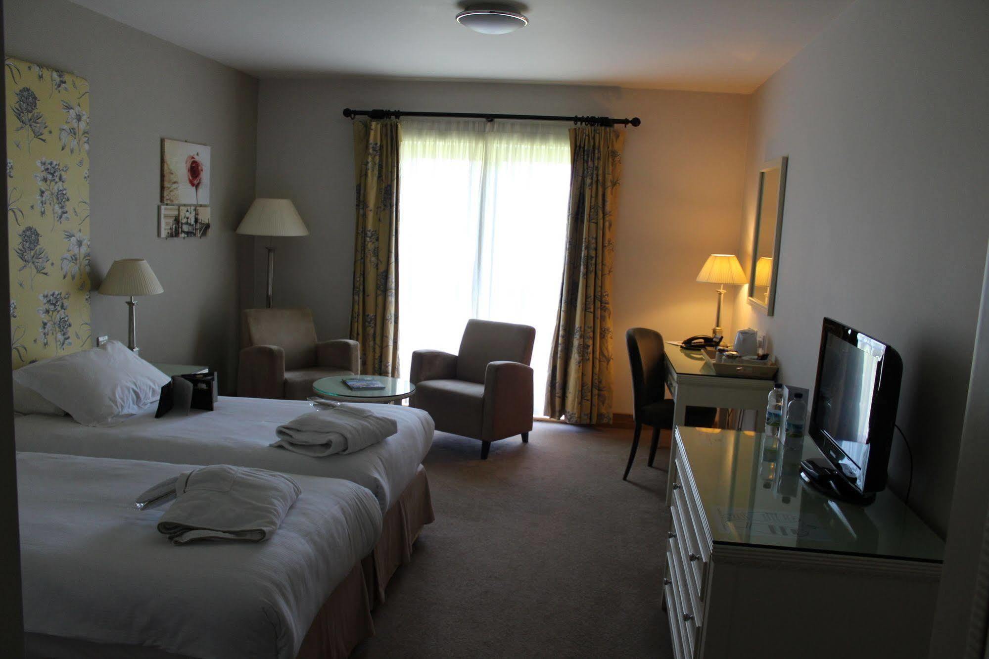 Hotel, Golf & 4* Bicester
